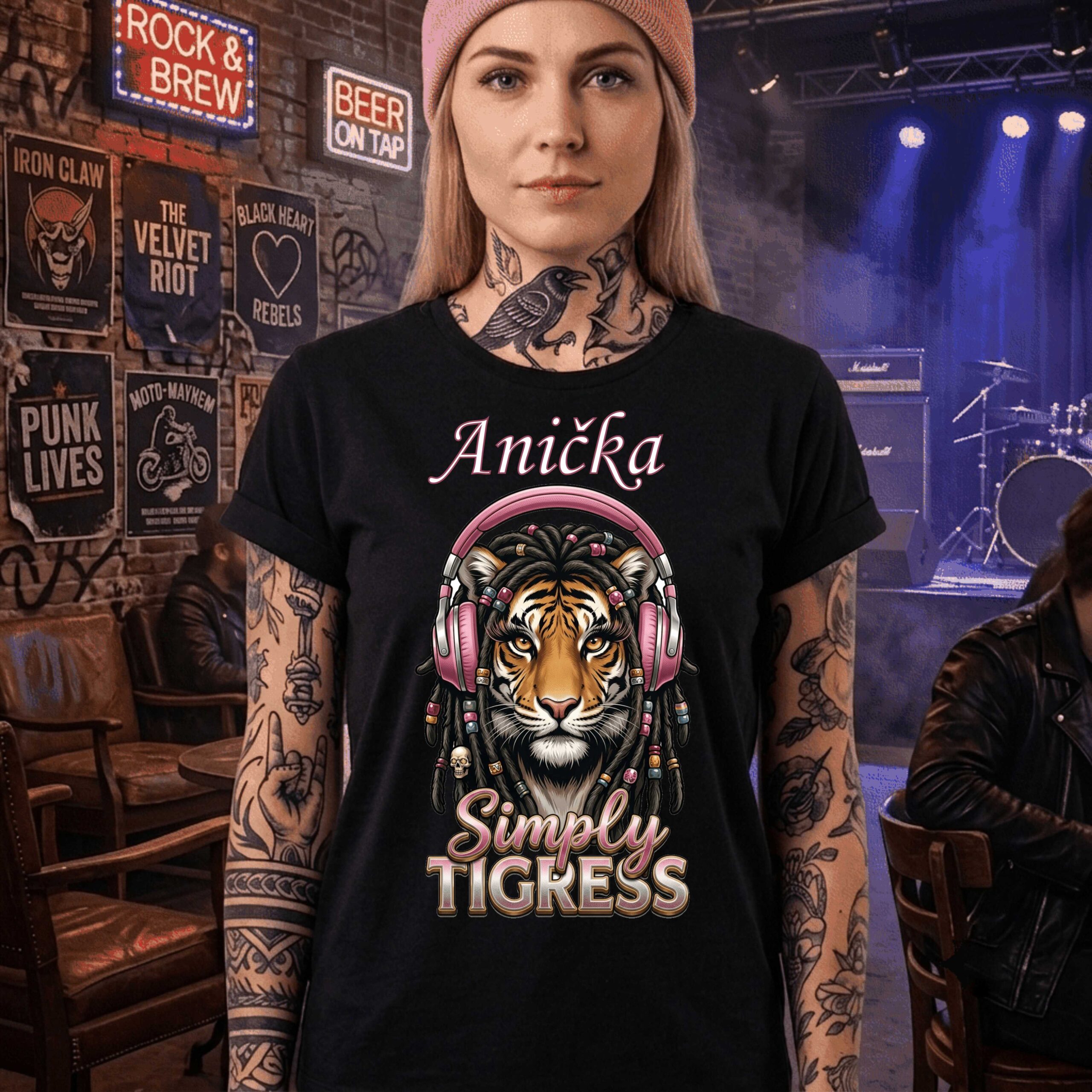 Čierne personalizované tričko „SIMPLY TIGRESS“ s vlastným menom